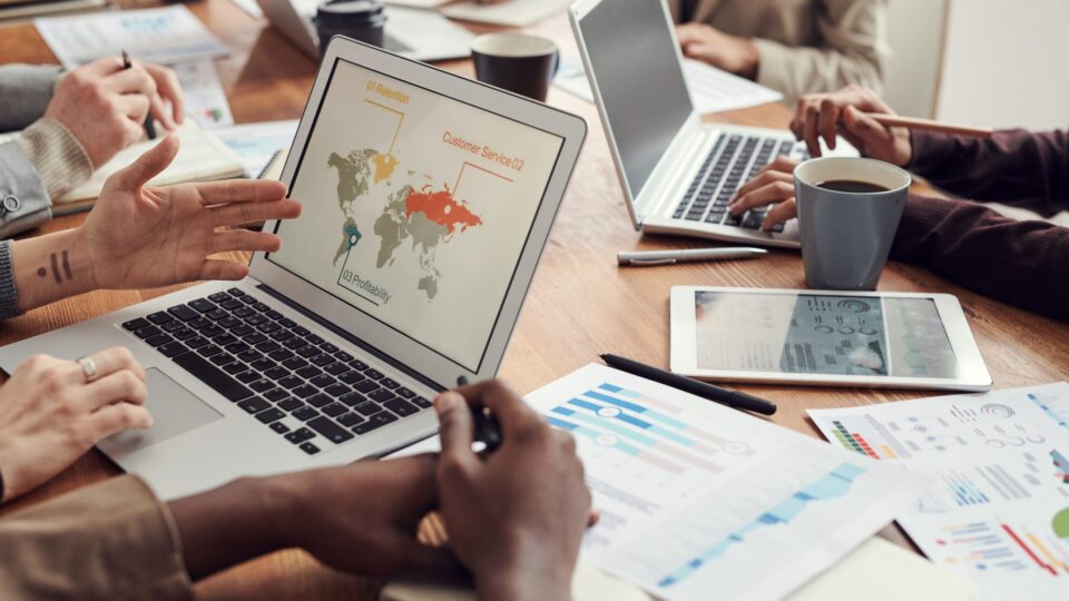 pexels-fauxels-3183127